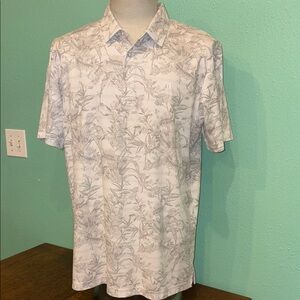 Travis Mathew White Polo Shirt with Floral Pattern Size XL. Great condit…